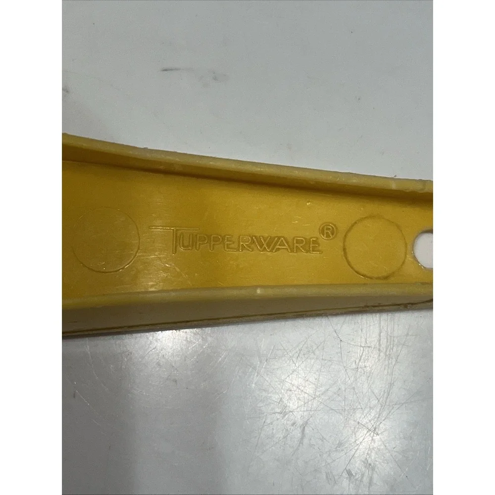 Vtg Tupperware 1 Qt Colander 1200 Strainer Yellow 2 Spouts USA 6.75x3